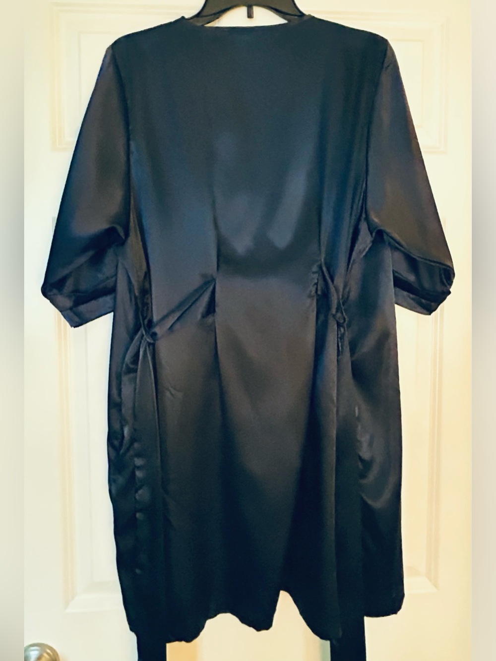 Women’s Short Satin Monogrammed “R” Robe - Picture 3 of 10